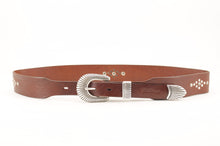 Carica l'immagine nel visualizzatore di Gallery, western-cintura-cuoio-artigianale-jeandessel-vintage-leather-belt-handmade-studs-borchie-