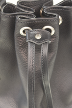 Carica l'immagine nel visualizzatore di Gallery, borsa-secchiello-artigianale-handmade-leather-bag-jeandessel-