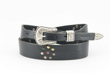 Carica l'immagine nel visualizzatore di Gallery, artigianale-cinture-western-rugged-solidbrass-borchie-turchesi-handmade-leather-belt-