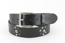 Carica l'immagine nel visualizzatore di Gallery, cintura-cuoio-artigianale-borchie-handmade-leather-belt-studs-jeandessel-