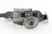 Carica l&#39;immagine nel visualizzatore di Gallery, cintura-cuoio-conchos-artigianale-jeandessel-handmade-leather-belt-
