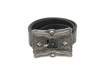 Load image into Gallery viewer, cintura-cuoio-artigianale-handmade-leather-belt-jeandessel-buckle-concho-