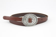 Carica l'immagine nel visualizzatore di Gallery, cintura-cuoio-artigianale-western-handmade-leather-belt-studded-borchie-conchos-
