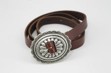 Carica l'immagine nel visualizzatore di Gallery, cintura-cuoio-artigianale-western-handmade-leather-belt-studded-borchie-conchos-