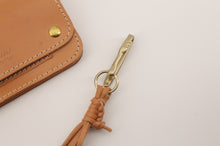Carica l'immagine nel visualizzatore di Gallery, portafoglio-cuoio-biker-catena-treccia-leather-wallet-