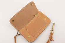 Carica l'immagine nel visualizzatore di Gallery, portafoglio-cuoio-biker-catena-treccia-leather-wallet-