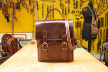 Carica l'immagine nel visualizzatore di Gallery, borsa-cuoio-artigianale-handmade-zaino-bag-backpack-leather-jeandessel-handbag-