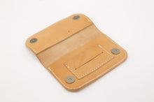 Carica l'immagine nel visualizzatore di Gallery, porta tabacco-artigianale-cuoio-handmade-tobacco case-jeandessel-
