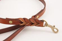 Carica l'immagine nel visualizzatore di Gallery, guinzaglio-cuoio-ottone-artigianale-jeandessel-handmade-leather-leash-