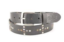 Carica l'immagine nel visualizzatore di Gallery, cintura-artigianale-cuoio-borchiata-handmade-leather-belt-jeandessel-