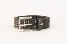 Carica l&#39;immagine nel visualizzatore di Gallery, cintura-cuoio-artigianale-borchiata-rivetti-borchie-handmade-leather-belt-studs-

