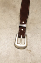 Load image into Gallery viewer, cintura-cuoio-pelle-scamosciata-suede-artigianale-handmade-leather-belt-western-jeandessel-

