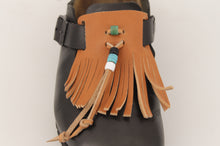 Carica l&#39;immagine nel visualizzatore di Gallery, birkenstock-frange-fringe-accessories-handmade-leather-cuoio-jeandessel-
