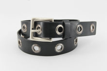 Carica l&#39;immagine nel visualizzatore di Gallery, cintura-cuoio-artigianale-handmade-leather-belt-jeandessel-studs-borchie-
