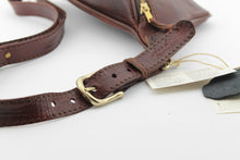 Load image into Gallery viewer, marsupio-pelle-artigianale-handmade-leather-pouch-waist bag-jeandessel-
