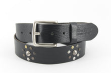 Carica l&#39;immagine nel visualizzatore di Gallery, cintura-cuoio-artigianale-borchie-handmade-leather-belt-studs-jeandessel-
