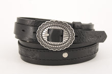Carica l&#39;immagine nel visualizzatore di Gallery, cintura-cuoio-artigianale-western-handmade-leather-belt-studded-borchie-conchos-
